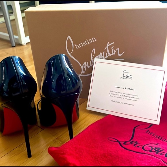 Louboutins - So Kate 120mm Patent in Black - Picture 6 of 6
